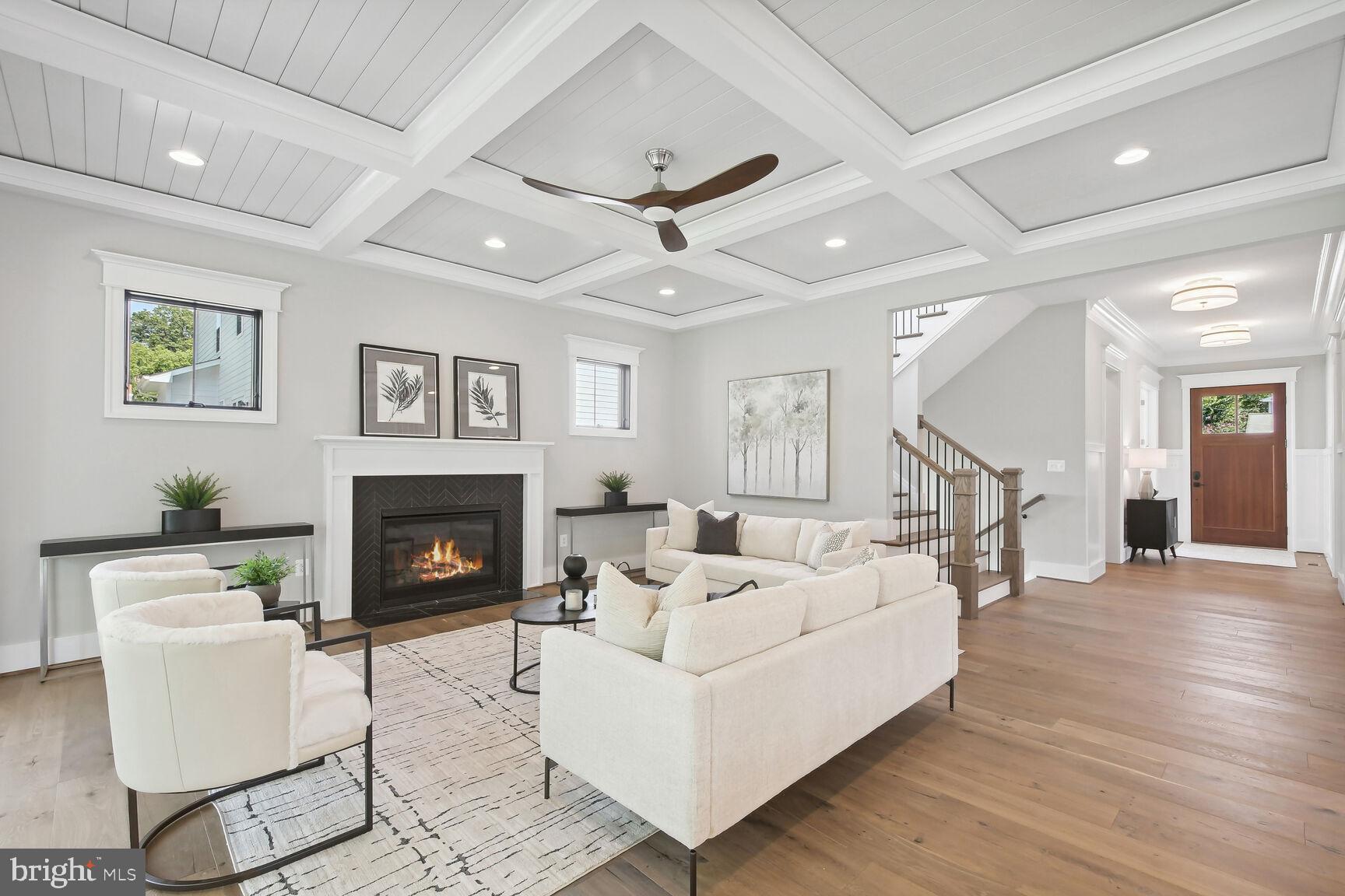 103 Elmar Drive Southwest Vienna, VA 22180 - Photo 4 of 41