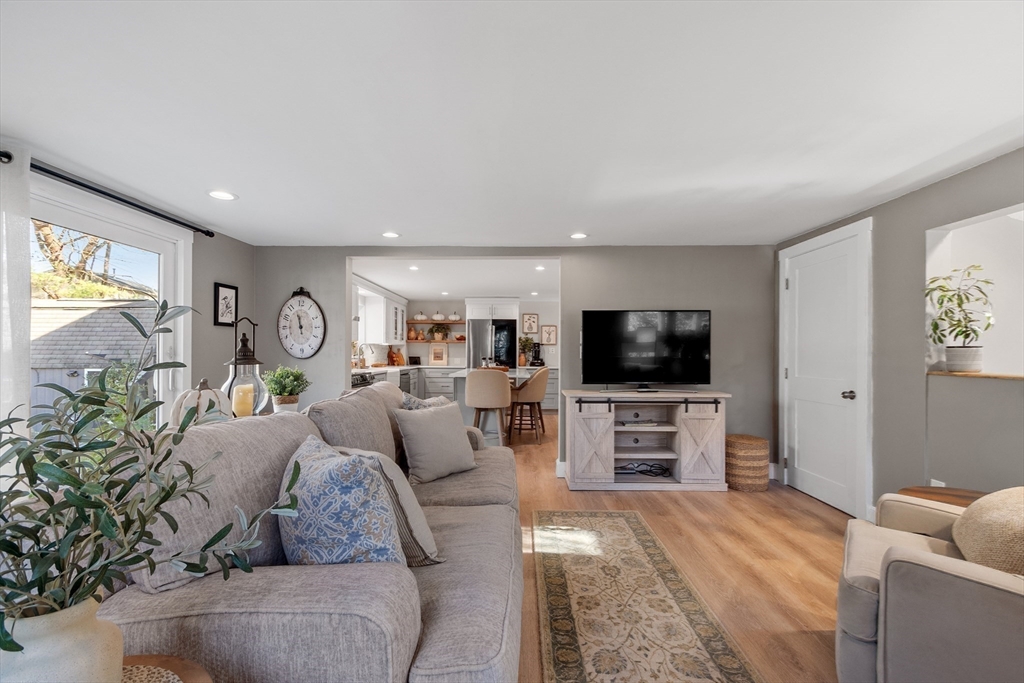 203 Aldrich Road Wilmington, MA 01887 - Photo 15 of 42 Gallery Image 15