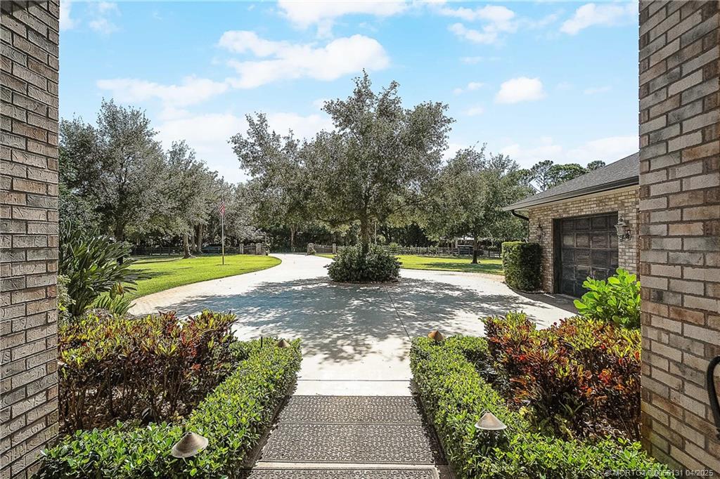 6655 Southwest Gaines Avenue Stuart, FL 34997 - Photo 15 of 48