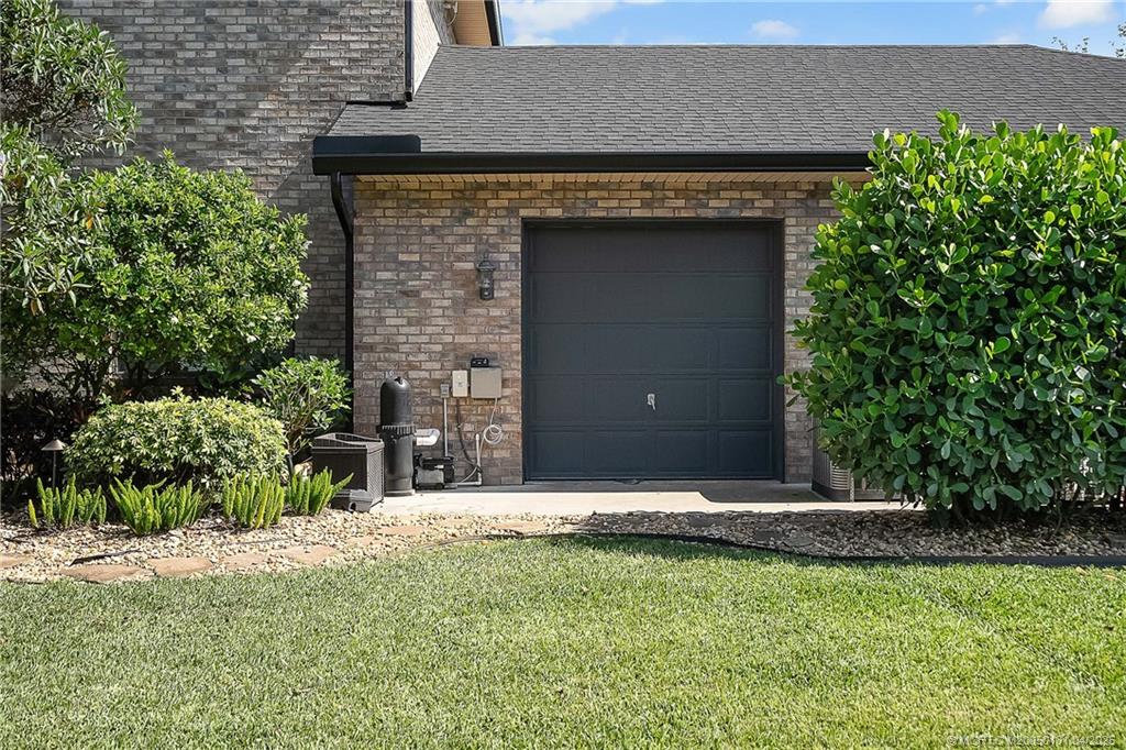 6655 Southwest Gaines Avenue Stuart, FL 34997 - Photo 43 of 48 a view of outdoor space yard and garage