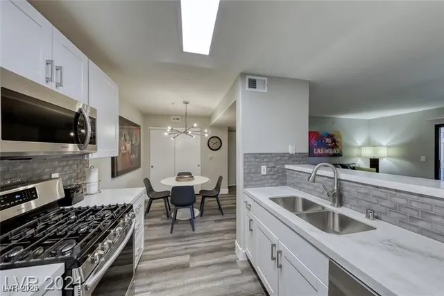 $1,700 | 950 Seven Hills Drive, Unit 2013, Henderson, NV 89052