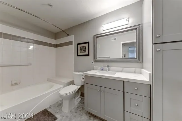 $1,700 | 950 Seven Hills Drive, Unit 2013, Henderson, NV 89052