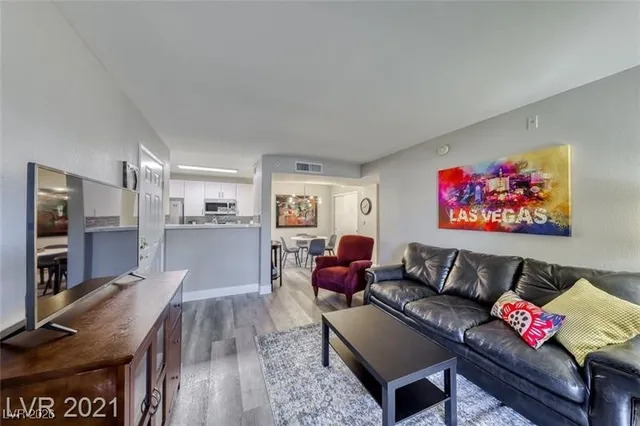 $1,700 | 950 Seven Hills Drive, Unit 2013, Henderson, NV 89052