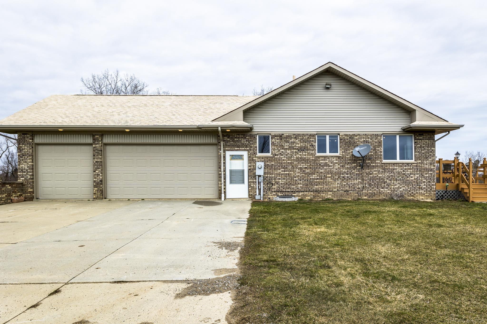 2829 Harneck Road Applegate, MI 48401 - Photo 17 of 77 32'x26' Attached Garage