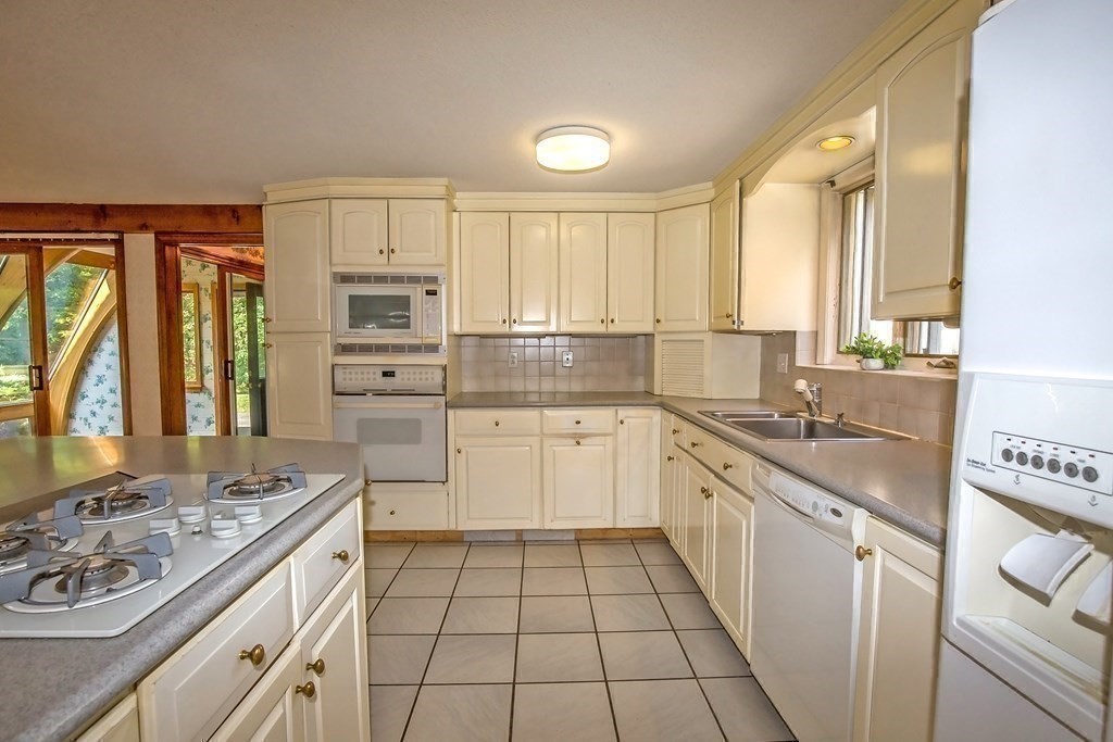8 Bayberry Road Hampden, MA 01036 - Photo 11 of 42