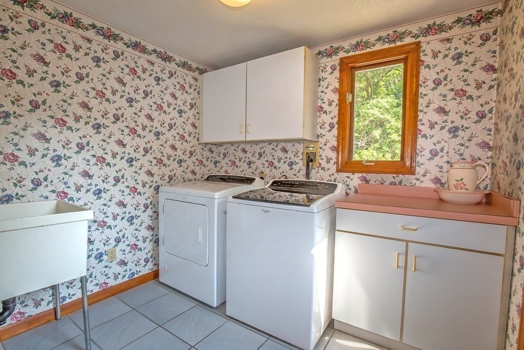 8 Bayberry Road Hampden, MA 01036 - Photo 7 of 42