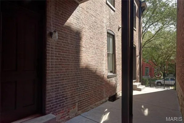 $495,000 | 2307 South 11th Street, St. Louis, MO 63104