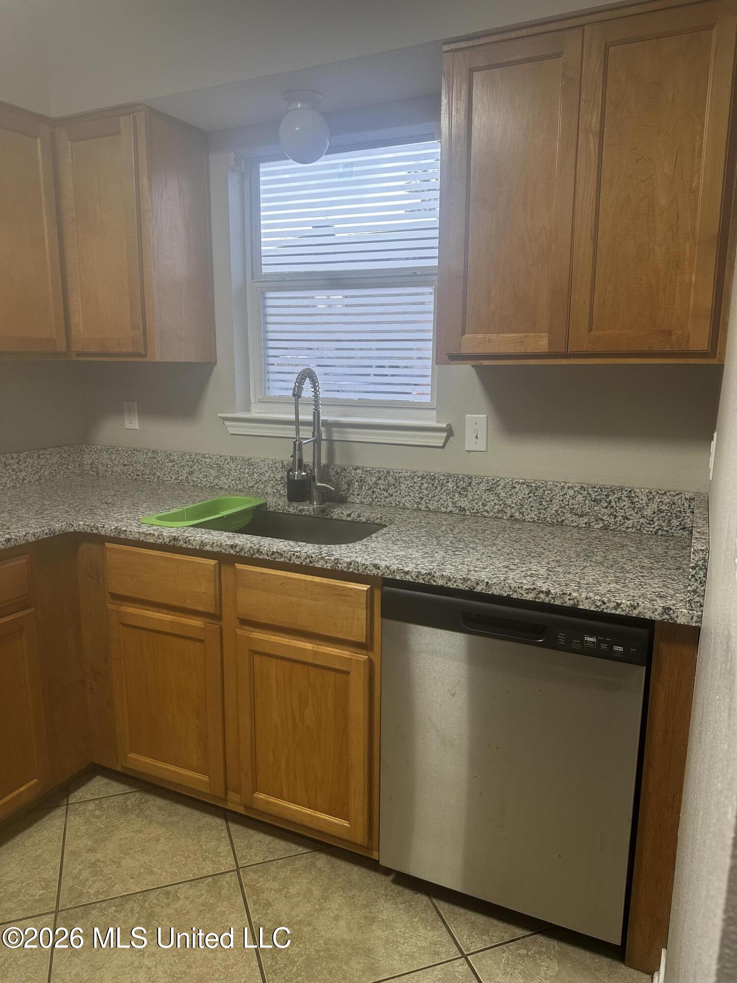 1625 Martin Bluff Road, Unit 98 Gautier, MS 39553 - Photo 4 of 17 IMG_5118