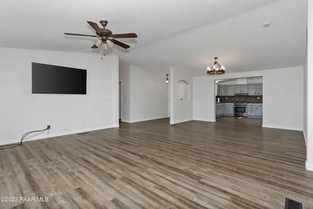 $460,000 | 155 North Son Shine Lane, Chino Valley, AZ 86323