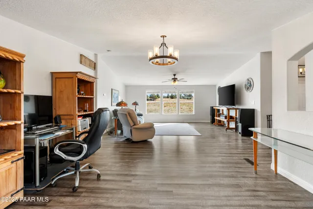 $460,000 | 155 North Son Shine Lane, Chino Valley, AZ 86323