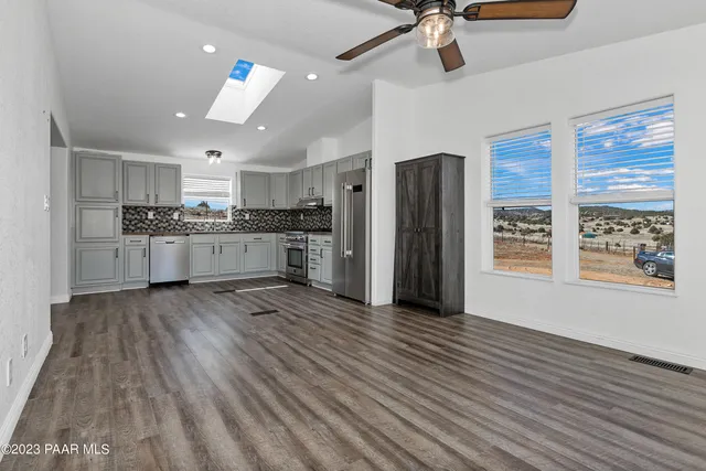 $460,000 | 155 North Son Shine Lane, Chino Valley, AZ 86323