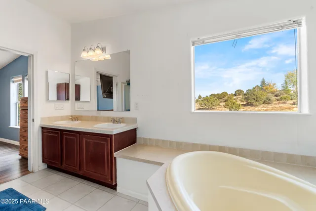 $460,000 | 155 North Son Shine Lane, Chino Valley, AZ 86323