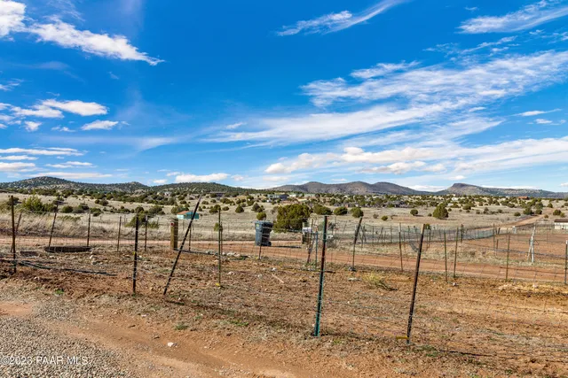 $460,000 | 155 North Son Shine Lane, Chino Valley, AZ 86323