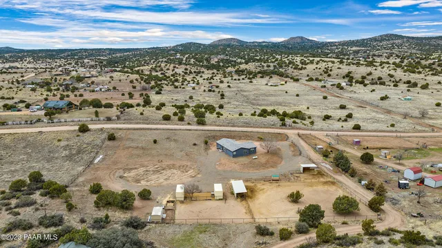 $460,000 | 155 North Son Shine Lane, Chino Valley, AZ 86323