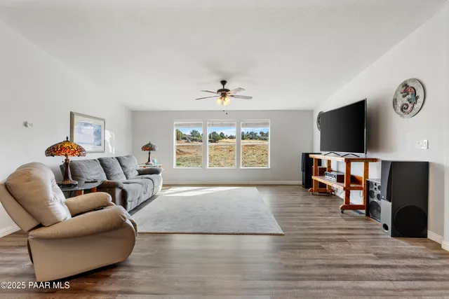 $460,000 | 155 North Son Shine Lane, Chino Valley, AZ 86323