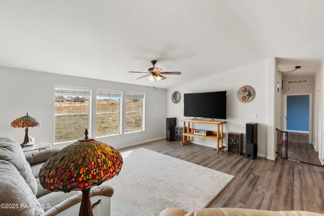 $460,000 | 155 North Son Shine Lane, Chino Valley, AZ 86323