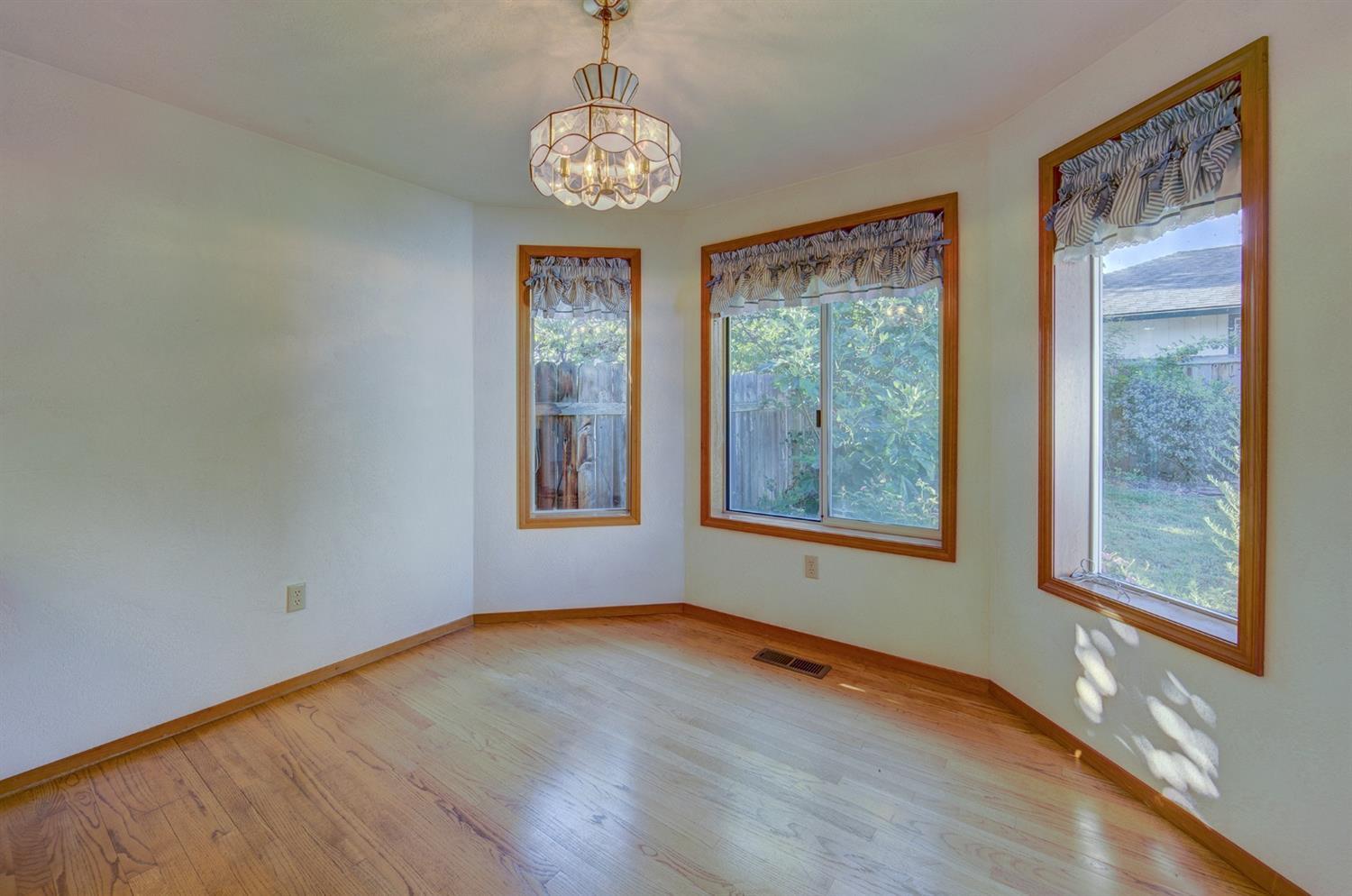 2140 Spring Street Medford, OR 97504 - Photo 10 of 31 Additional Photo