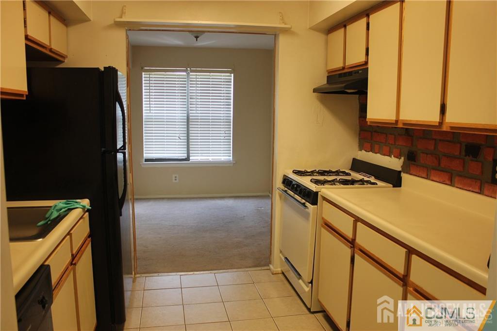 82 Keystone Court Edison, NJ 08817 - Photo 8 of 21