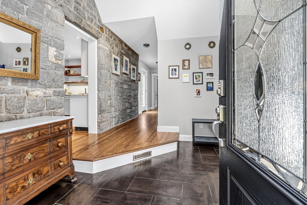 33 Rattle Hill Road Southampton, MA 01073 - Photo 12 of 42