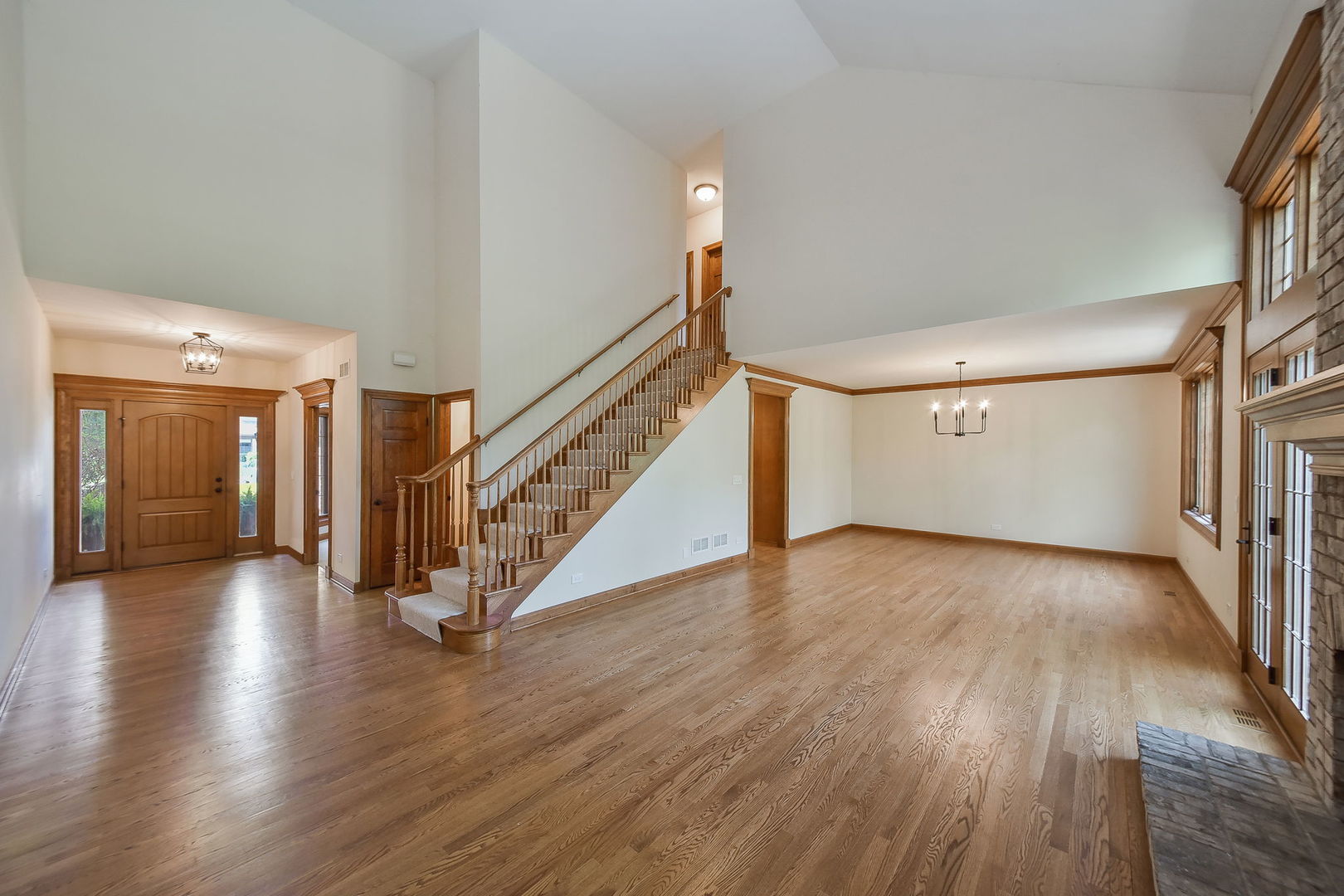 2003 Mackenzie Place Wheaton, IL 60187 - Photo 5 of 25 a view of an entryway with wooden floor