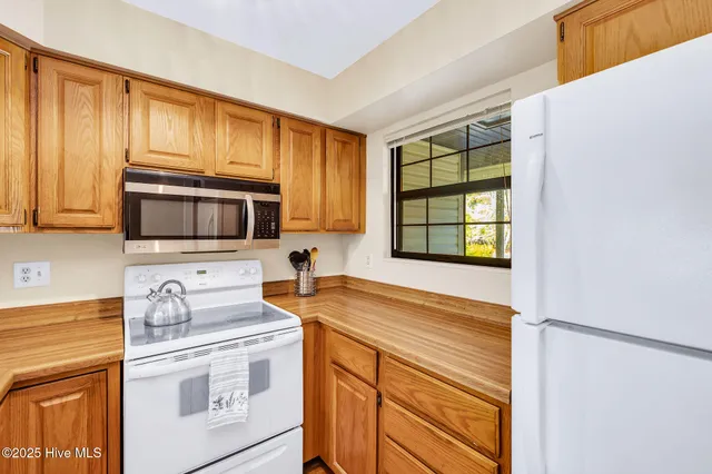 $1,600 | 202 Country Club Villa Drive, Unit 2, Shallotte, NC 28470