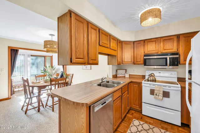 $1,600 | 202 Country Club Villa Drive, Unit 2, Shallotte, NC 28470