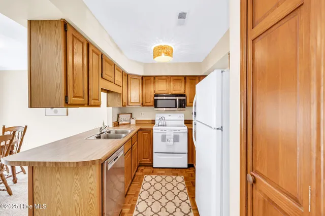 $1,600 | 202 Country Club Villa Drive, Unit 2, Shallotte, NC 28470