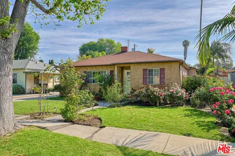 $5,900 | 4722 Ventura Canyon Avenue, Sherman Oaks, CA 91423