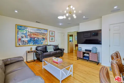 $5,900 | 4722 Ventura Canyon Avenue, Sherman Oaks, CA 91423