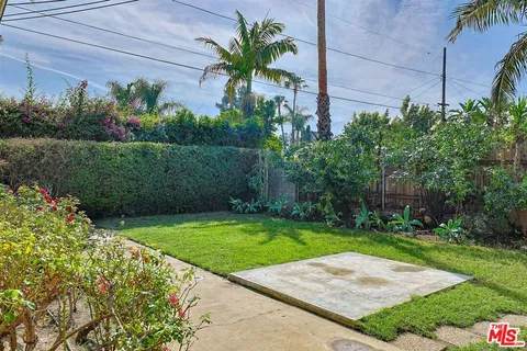 $5,900 | 4722 Ventura Canyon Avenue, Sherman Oaks, CA 91423