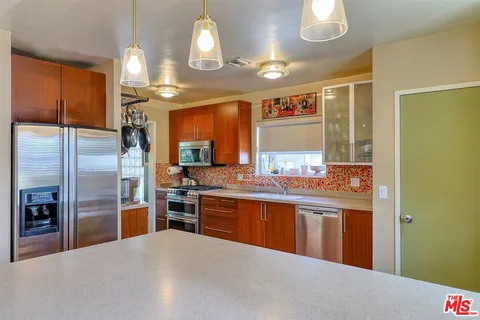 $5,900 | 4722 Ventura Canyon Avenue, Sherman Oaks, CA 91423