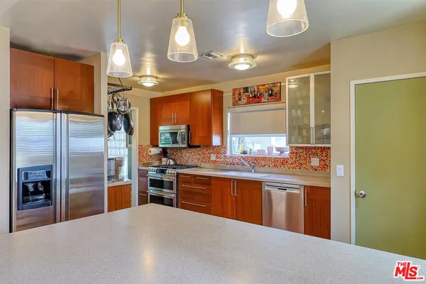 $5,900 | 4722 Ventura Canyon Avenue, Sherman Oaks, CA 91423