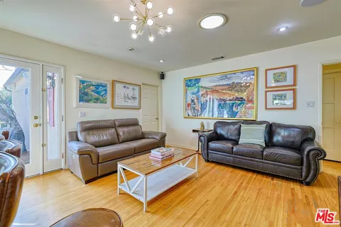 $5,900 | 4722 Ventura Canyon Avenue, Sherman Oaks, CA 91423