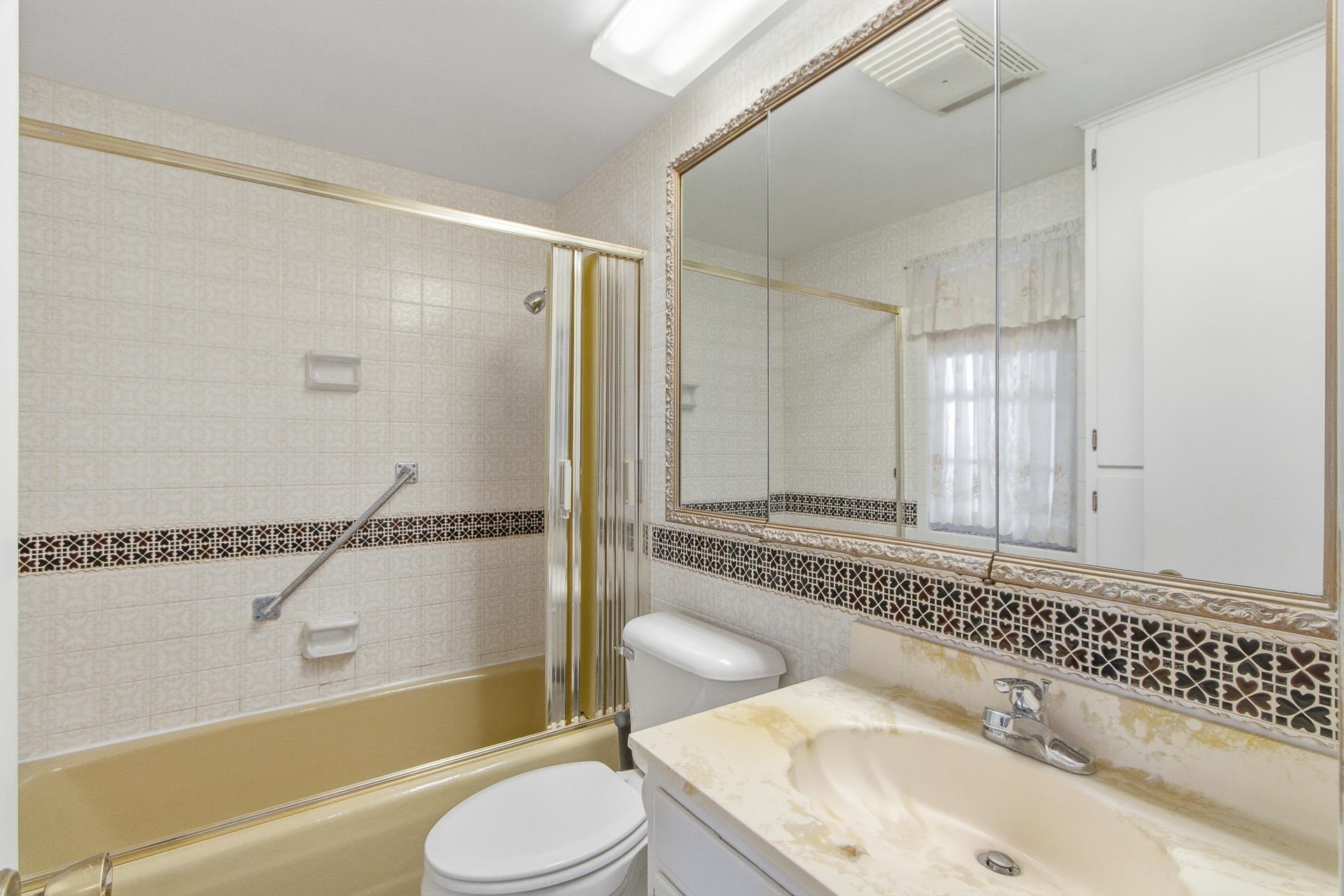 809 West Edgewater Street Portage, WI 53901 - Photo 16 of 36