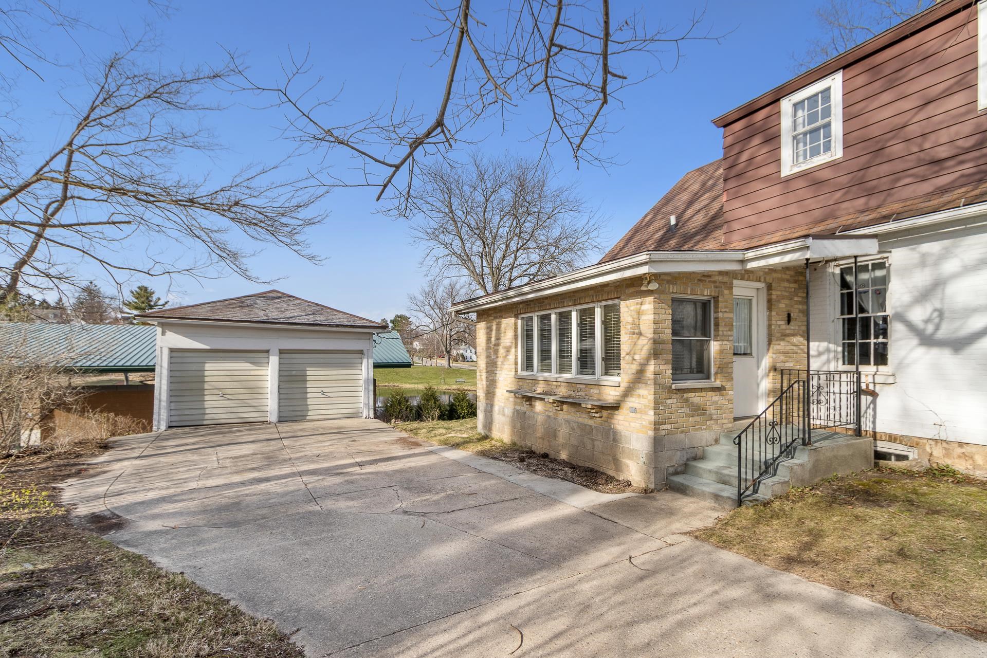 809 West Edgewater Street Portage, WI 53901 - Photo 32 of 36