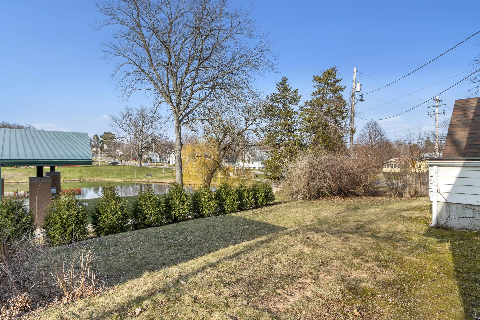 809 West Edgewater Street Portage, WI 53901 - Photo 35 of 36