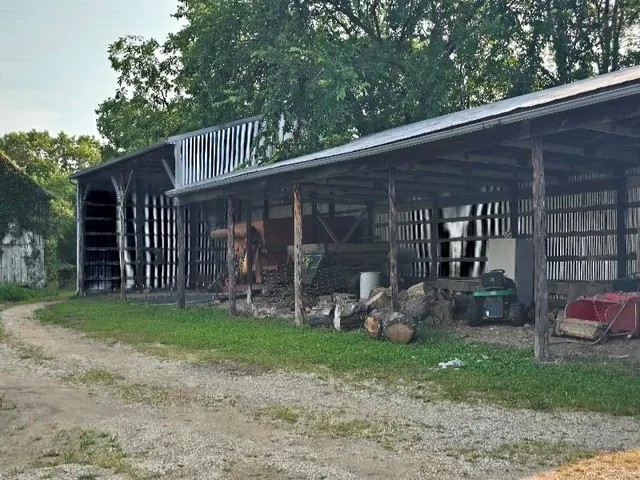 $1,500,000 | 352 Northeast 1150th Road, Calhoun, MO 65323