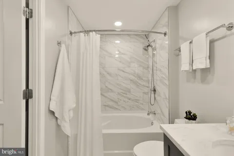 $625,000 | 1021 North Garfield Street, Unit 532, Arlington, VA 22201