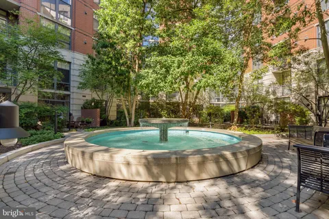 $625,000 | 1021 North Garfield Street, Unit 532, Arlington, VA 22201