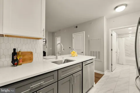 $625,000 | 1021 North Garfield Street, Unit 532, Arlington, VA 22201