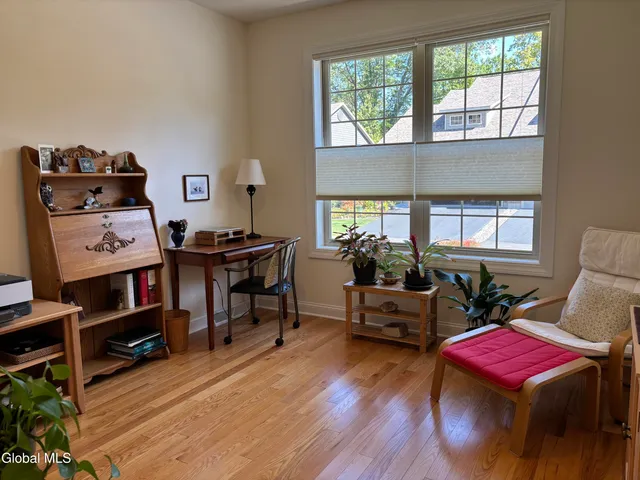 $469,900 | 10 Canterbury Lane, Bethlehem, NY 12054