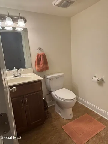 $469,900 | 10 Canterbury Lane, Bethlehem, NY 12054