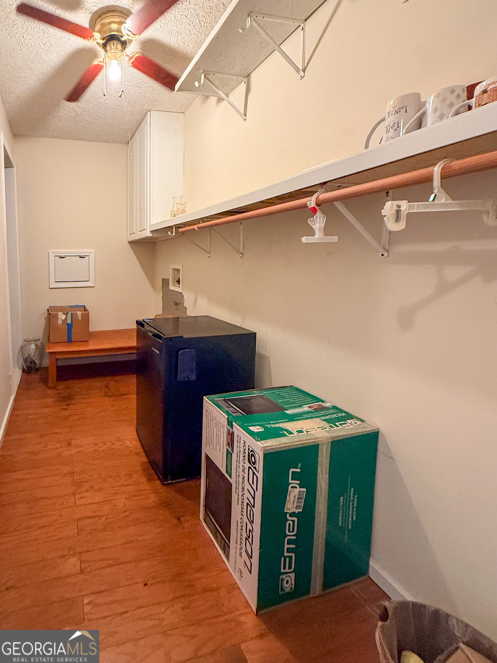 98 Canyon Pass Cleveland, GA 30528 - Photo 14 of 33 a utility room with dryer and washer