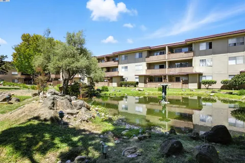 $420,000 | 1321 Webster Street, Unit D303, Alameda, CA 94501