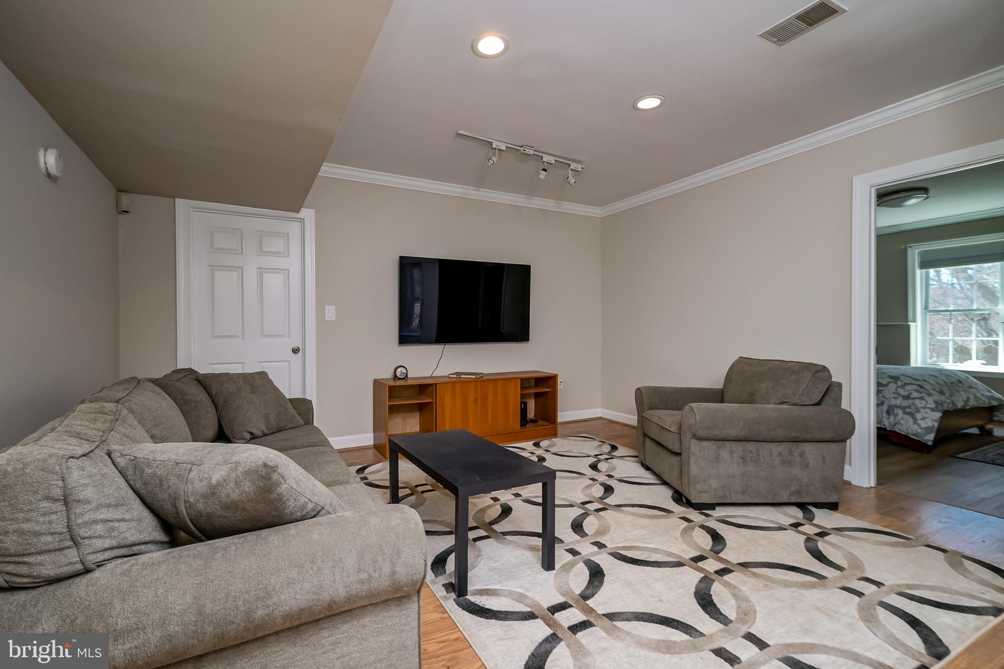 21624 Goshen Oaks Road Gaithersburg, MD 20882 - Photo 32 of 44