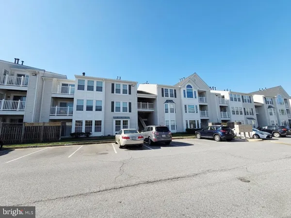 $2,350 | 8303 Bluebird Way, Unit M, Lorton, VA 22079