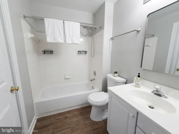 $2,350 | 8303 Bluebird Way, Unit M, Lorton, VA 22079