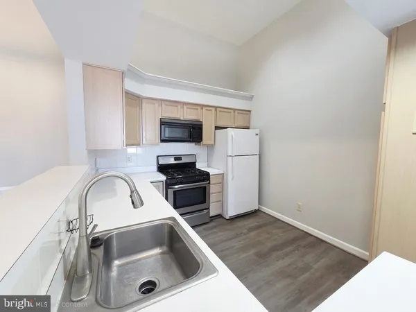 $2,350 | 8303 Bluebird Way, Unit M, Lorton, VA 22079