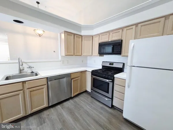 $2,350 | 8303 Bluebird Way, Unit M, Lorton, VA 22079