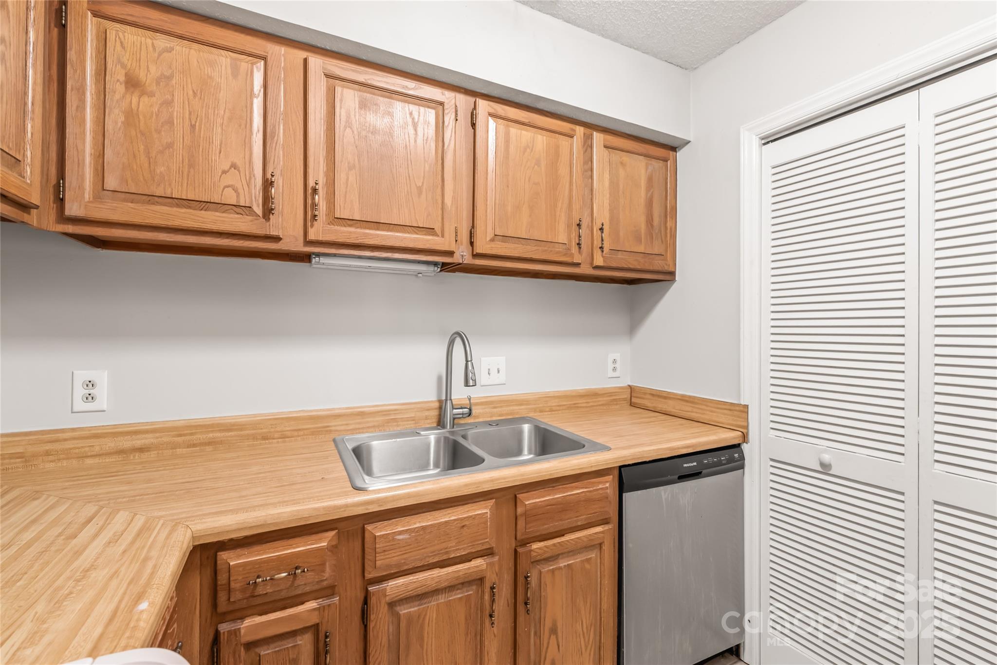 1612 Sharon Road West, Unit 66 Charlotte, NC 28210 - Photo 14 of 21